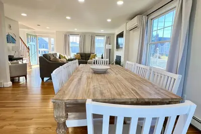 Image de Walk to Town Neck Beach! All linens included & booking for 2025! New amenities!