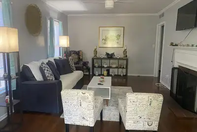 Image de Peaceful Cozy 2 bedroom(3 queen beds ) 1 bath, quite neighborhood