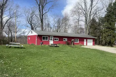 Image de Piedmont Lake Marina Road Cabin Rental