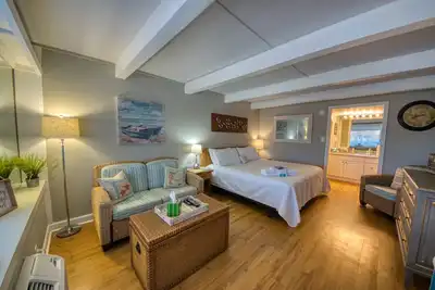 Image de Waterway View Studio 2 w/ Pool near Wrightsville Beach