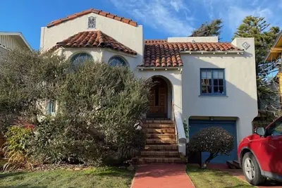 Image de 1927 Charming, Cozy Mediteranean 3 Bedroom