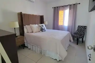 Image de Casa linda, segura, cerca de todo, con estacionamiento, agradable patio, netflix
