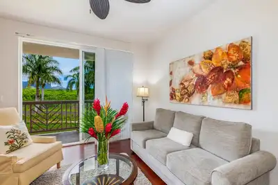 Image de Luxury Poipu townhome with lanai, mountain view & on-site pool, hot tub, gym