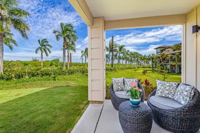 Image de Ground-Floor Gem Near the Beach with Lanai, WiFi, Ac & On-Site Pool/Hot Tub