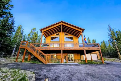 Image de Mountain lodge with deck, fireplace, game room & fast WiFi - snowbirds welcome