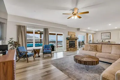 Image de Beautiful Lake Views! Indoor/Outdoor Pools!