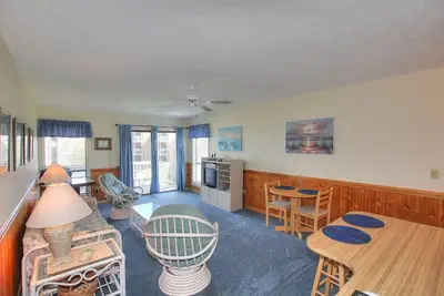 Image de 2952 - Davis, Second floor unit with ocean views comfortably decorated and fully equipped