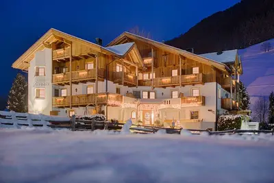 Image de Appartement \"Löfflerblick B Rötspitz\" avec vue montagne, Wi-Fi et remous