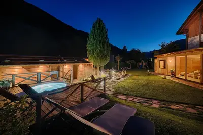 Image de Appartement \"Löfflerblick A Wollbachspitz\" avec vue sur les montagnes, Wi-Fi, sauna et bain à remous
