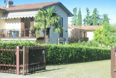 Image de Grande maison de vacances avec piscine partagée à Lazise