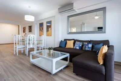 Image de Appartement 'Fuengirola Vistas al Mar' avec vue sur la mer, Wi-Fi et climatisation