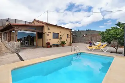 Finca Maison de vacances Tinamar Ii avec vue sur la montagne, piscine, Wi-Fi et jardin