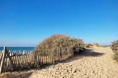 Image de Appartement Familial Proche Plage et Forêt avec Parking Privé