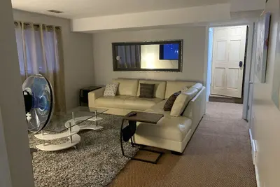 Image de Cozy Vacation Unit <br>A mile to Hall of Fame