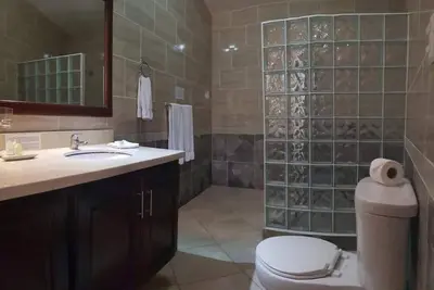 Image de Magnifique villa sur un même niveau de plancher  a 3min de la mer