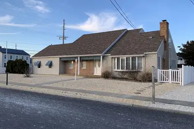 Image de Mantoloking Oceanside Beach House - Private Community. Steps from private beach