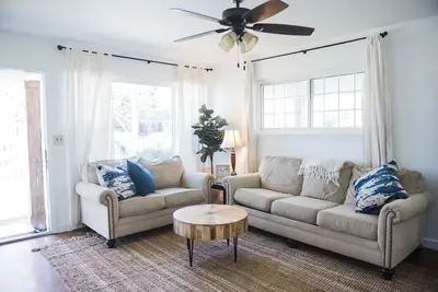 Image de Cheerful Avondale Bungalow