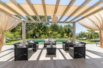 Image de ★★La Magnifique★★Piscine/Spacieux/Paisible