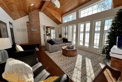 Image de 🌳🏡 \"Under The Oaks\" on Buffalo Lake: Just 30min to Wi Dells & 1hr to Madison