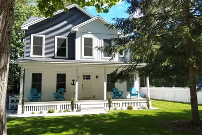 Spacious Home 5 Minute Drive to Beach