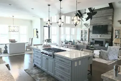 Image de Masters Week Only! 5000+ sqft Luxury House on Lake In Golf Community