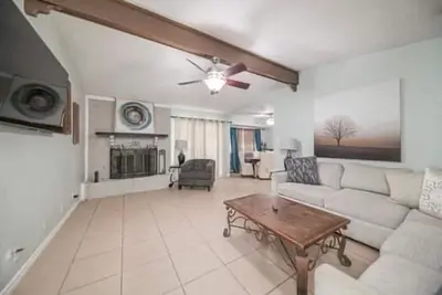 Image de Right At Home-Midland Destination Getaway-reduced due to cancellation