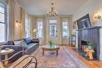 Image de Renovated Historic Home w/ Yard: 2 Mi to Dtwn