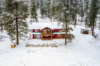 Image de Kettle Falls Home w/ River Valley Mtn Views!