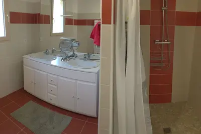 Image de Maison sur une propriété d'un ha au calme avec piscine hors sol