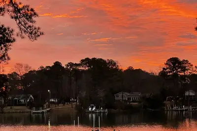 Image de Waterfront with dock, kayaks, canoe, 4-bedroom, sleeps 10