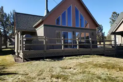Image de Beautiful rustic chalet on the 17th fairway.