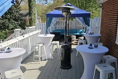 Image de Fall is here! ! ! Backyard retreat waiting for you and your guest.