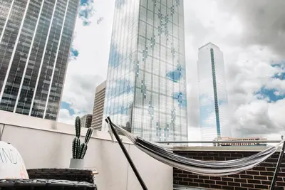 Image de President Penthouse Suite with City Views