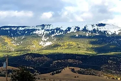 Image de Iron Wolf nestled in the Sangre de Cristo Mtns. . . Ski/Hike/Fish/Hunt Casita