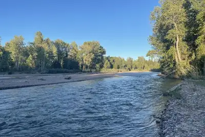 Image de Log Home on the Blackfoot River