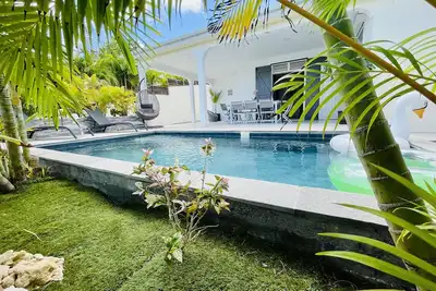 Image de Villa Tropical Paradise avec piscine chauffée, 4 chambres, 2 Sdb