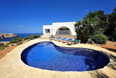 Image de Modern Villa, A/C, Private Pool, Panoramic Views to the Sea, Mountains & Bays of Cala San Vicente!