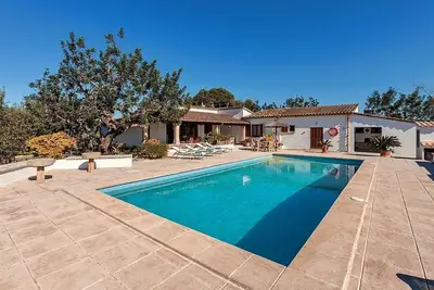 Attractive Family Villa, A/C, Private Pool, Fantastic Views 10 mins to Ancient Towns & Sandy Beaches