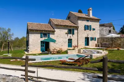 Image de Belle maison à Barban avec WiFi