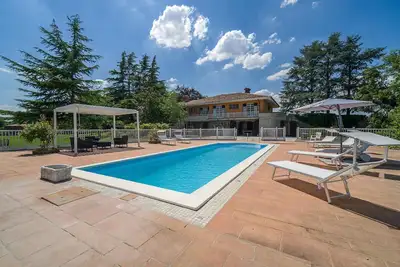 Image de Belle maison à Asti avec jacuzzi