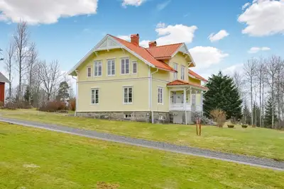 Image de Belle maison de 5 chambres Ă Juskog.