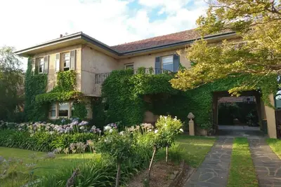 Image de Beautiful 2 story Manor close to beach and all