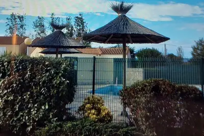 Image de résidence \"les marines d'helios\"\nmaison avec espace extérieur parking et piscine