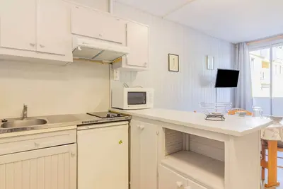 Image de Studio cosy avec balcon, centre-ville, proche télécabine, wifi inclus