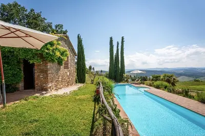 Image de Grande ferme Toscane avec immense piscine
