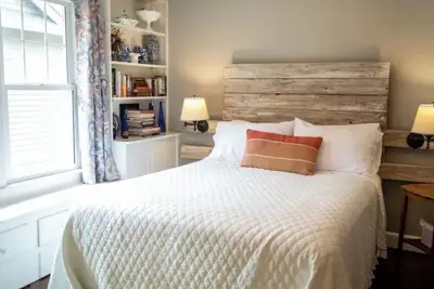 Image de The Hens Haven, 2 bd Broadripple Bungalow