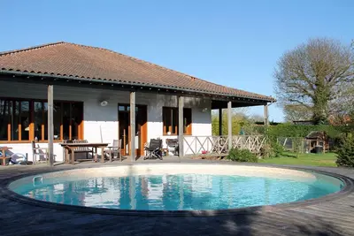 Image de Family house with swimming pool near Nantes
