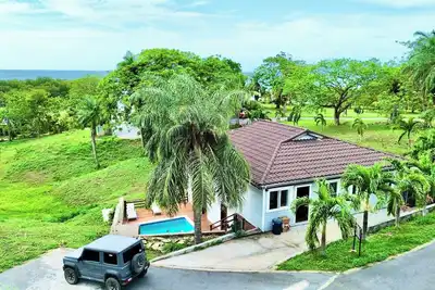 Image de Tropical Villa @ Coral View, French Harbor