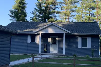 Image de Round Lake -Full Recreation lake Cottage