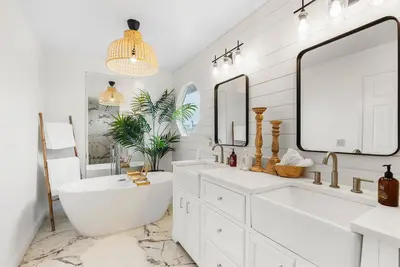 Image de Globetrotters cottage with 2 Queen Master suite, King Suite\n\nFlexible checking*